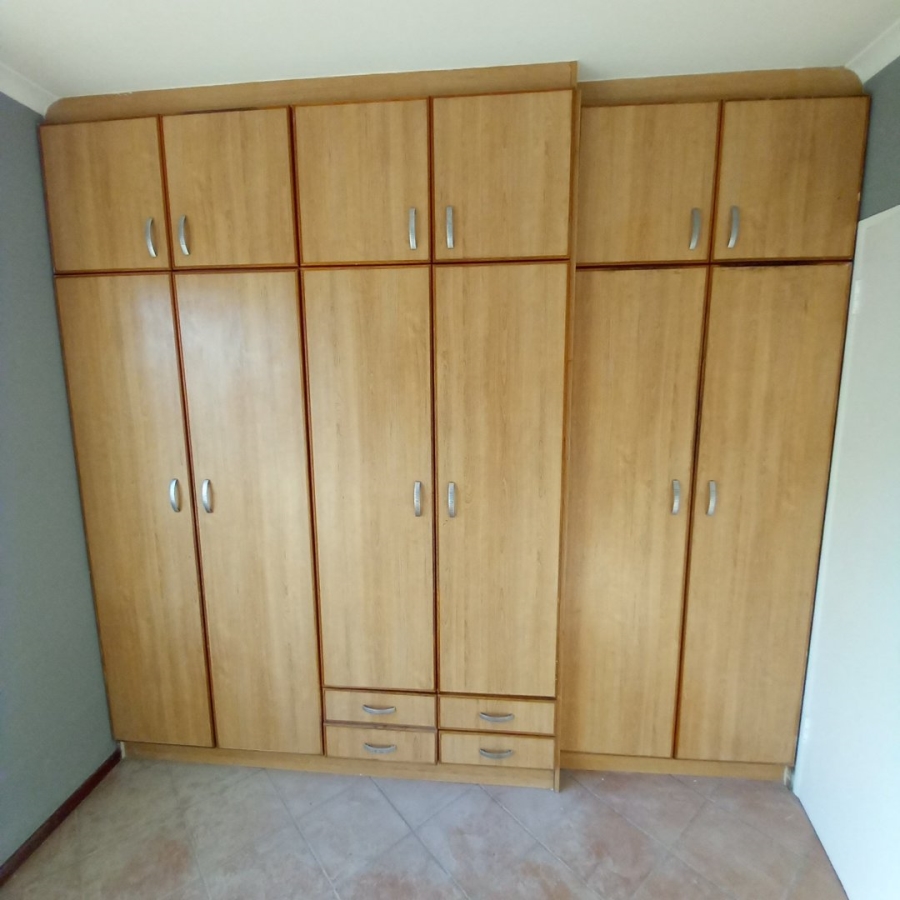 To Let 3 Bedroom Property for Rent in Elsies River Western Cape